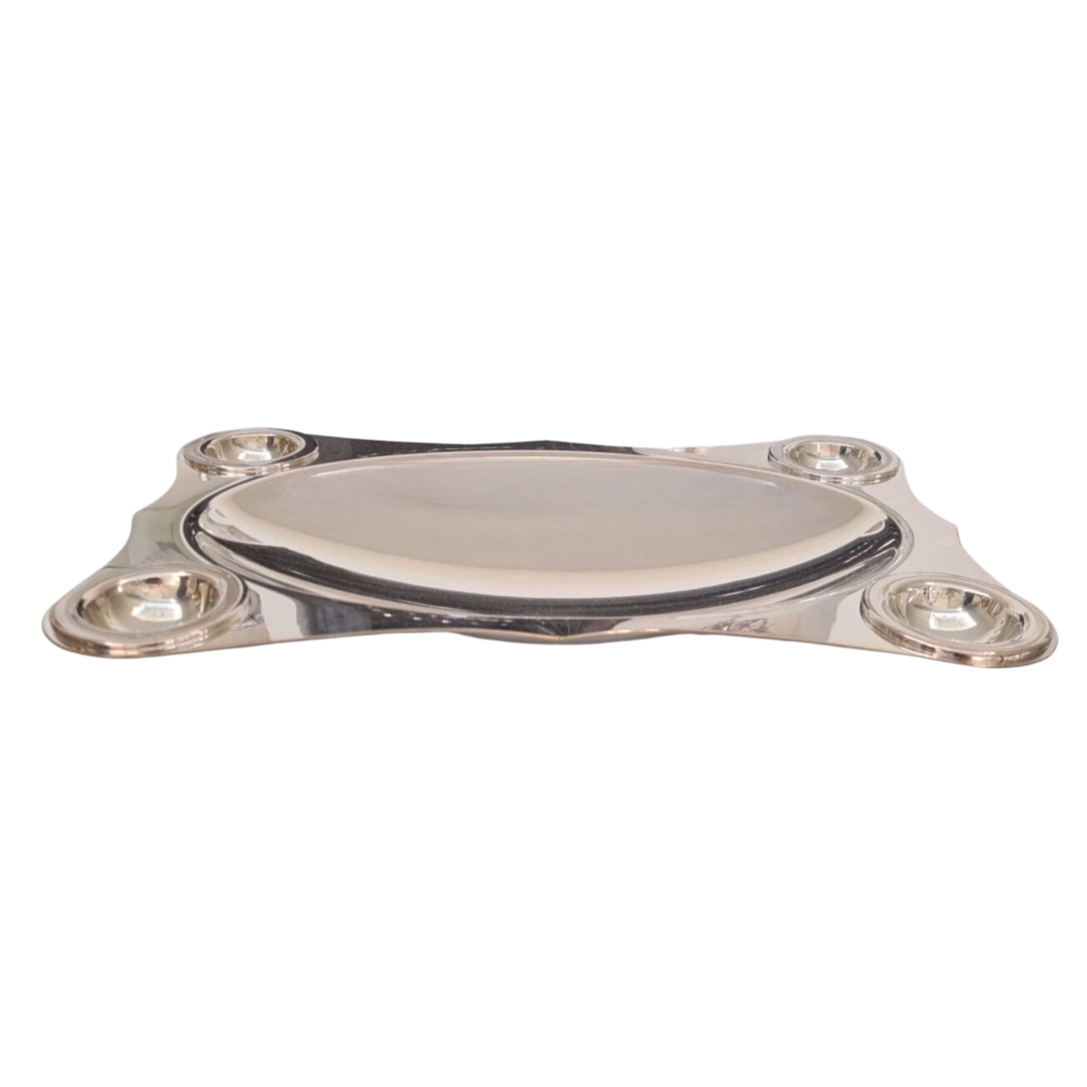 Silver plated centerpiece, with four removable small bowls